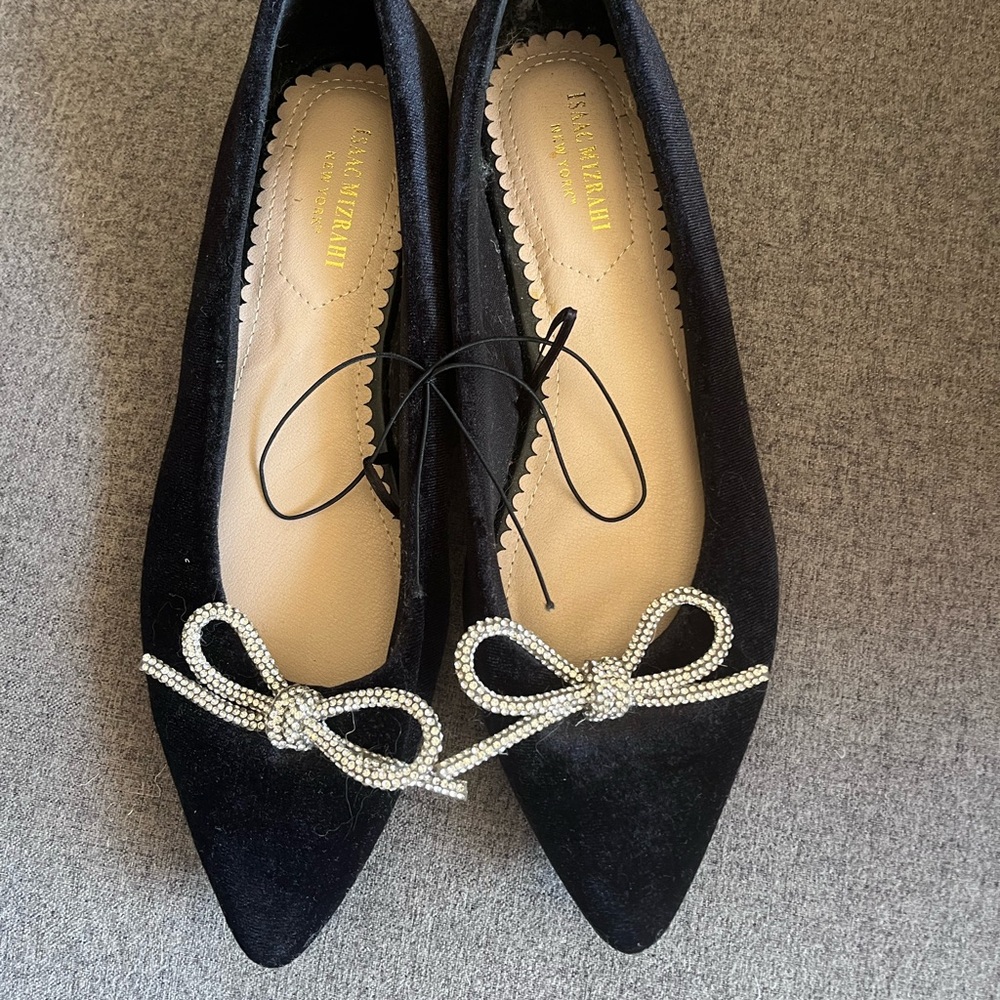 Elegant Black Velvet Flats with Rhinestone Bow size 8 NWT